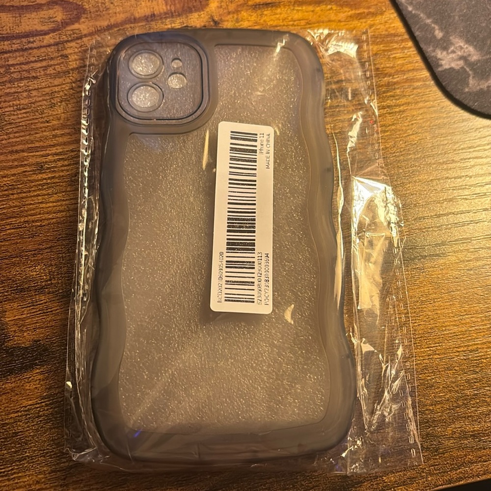 solid wavy contrast frame phone case